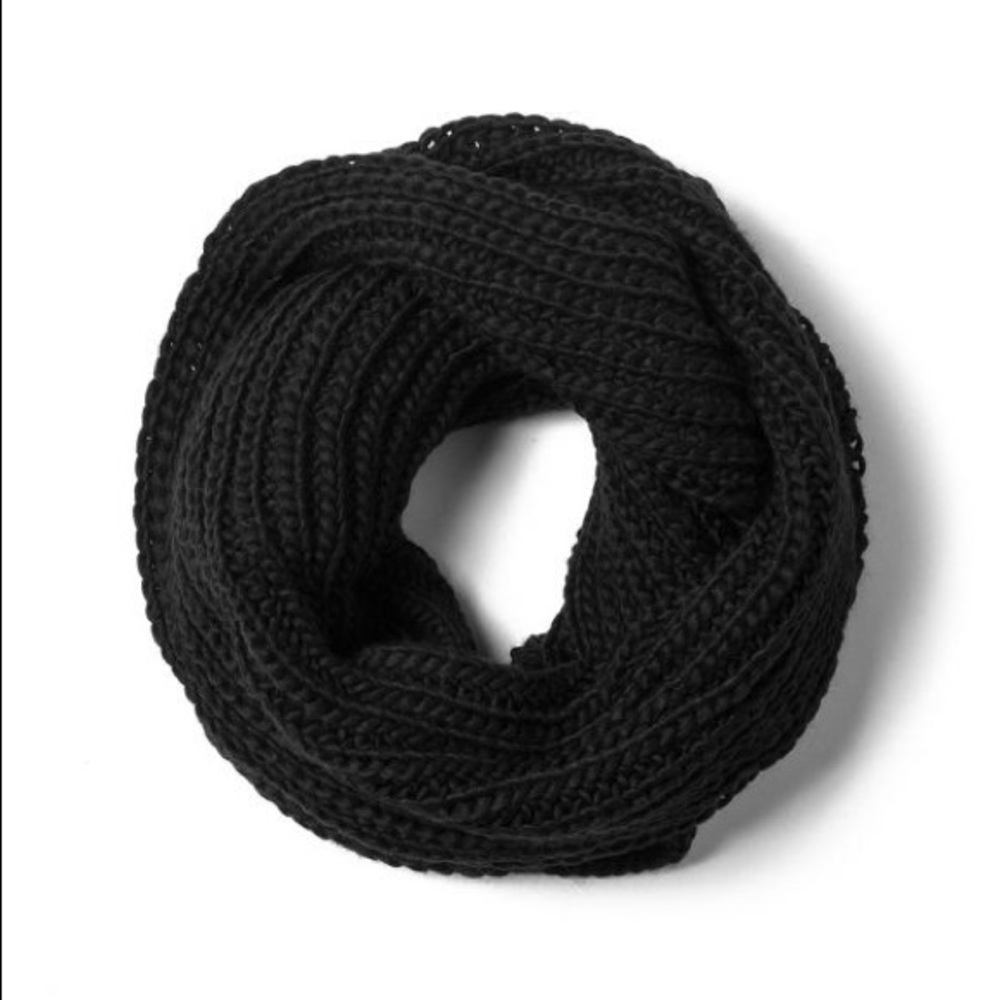 Micheal kors Chunky Black round scarf